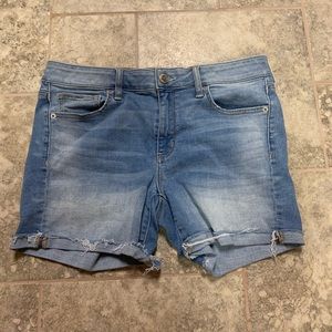 AE | Midi Shorts | mid rise